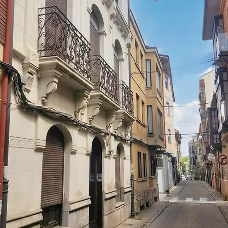 Comfortable In + Terrace Apartment *